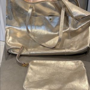 G.I.L.I Unlined Leather ZIP Top Tote & Wristlet